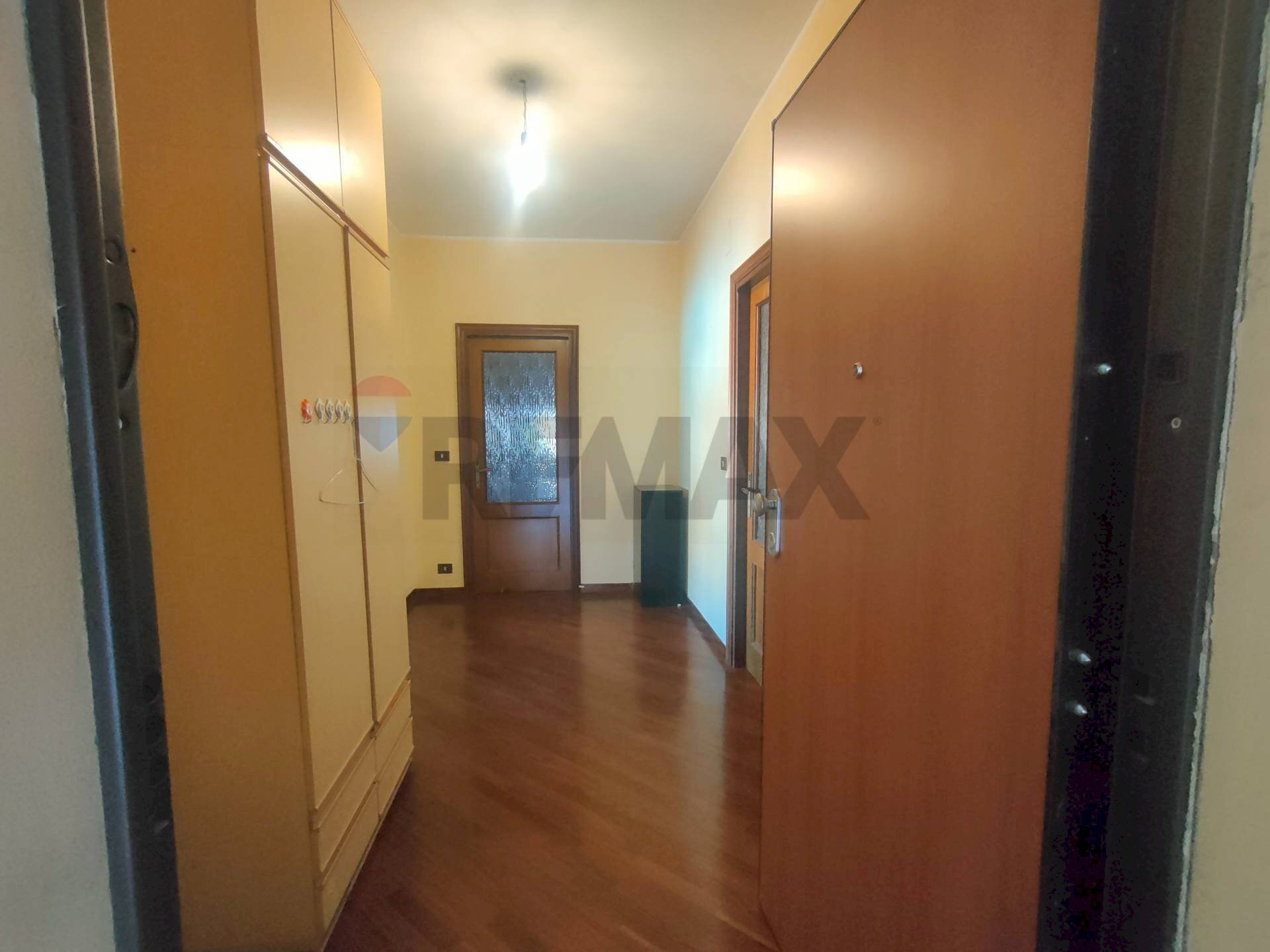 Hall / corridoio - Four-room apartment Via Caduti di Via Fani
10, L'Aquila - photo 2