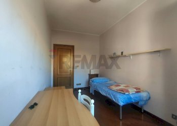 Camera / camera da letto - Four-room apartment Via Caduti di Via Fani
 
10, L'Aquila - photo 20