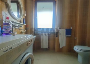 Bagno - Four-room apartment Via Caduti di Via Fani
 
10, L'Aquila - photo 22