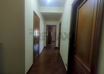 Hall / corridoio - Four-room apartment Via Caduti di Via Fani
 
10, L'Aquila - photo 24