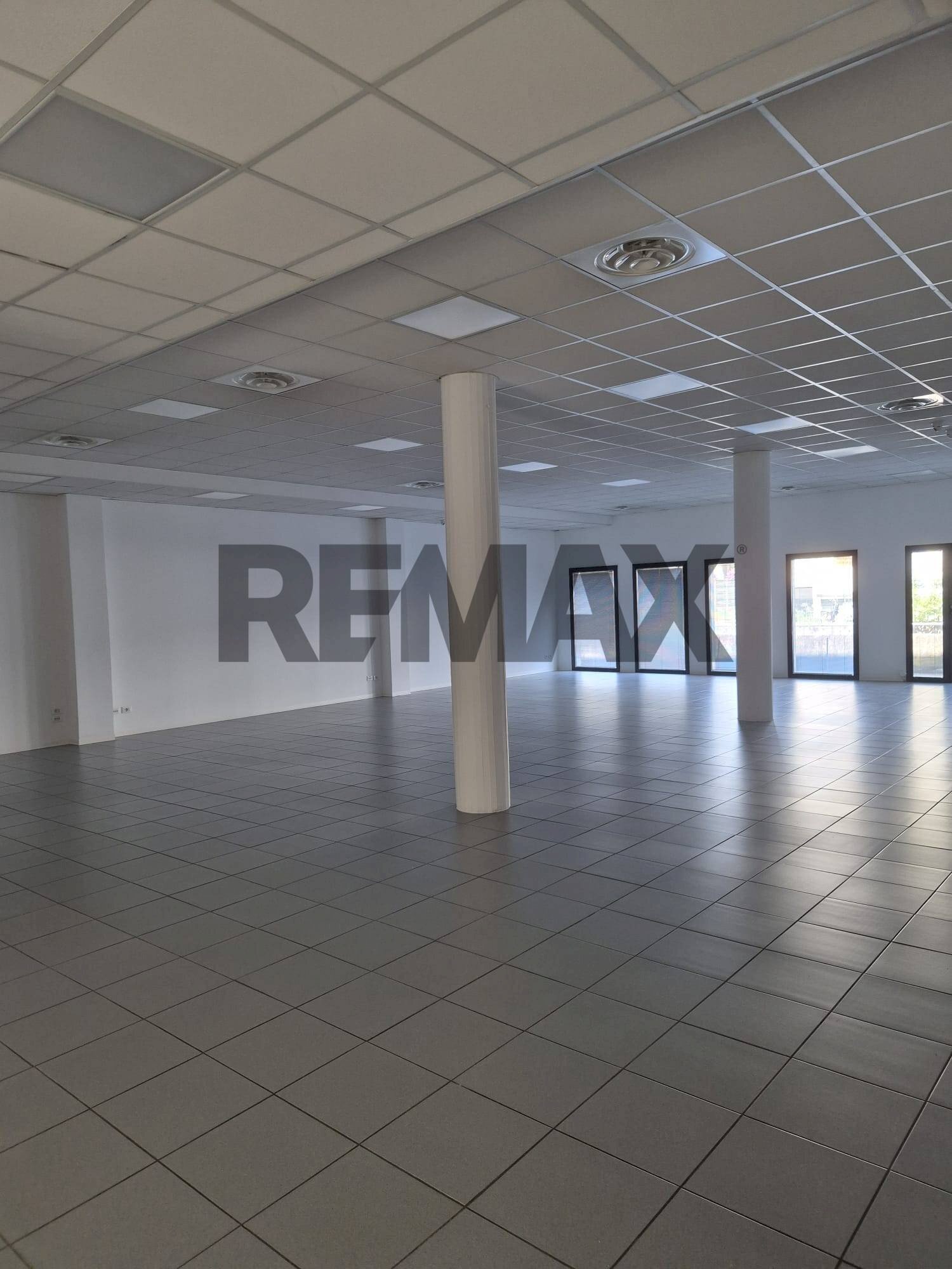Parcheggio - Commercial Premises Galleria Crispi
43, Vicenza - photo 2