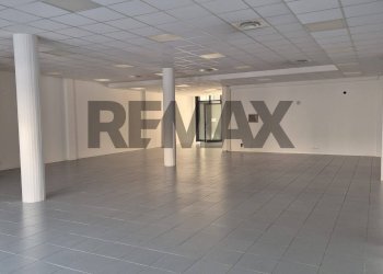 Stanza vuota - Locale Commerciale Galleria Crispi
 
43, Vicenza - foto 4