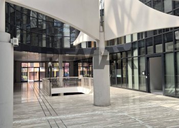 Edificio all\'aperto - Locale Commerciale Galleria Crispi
 
43, Vicenza - foto 18