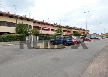 Edificio all\'aperto - Three-room apartment via paolo borsellino
 
21, Zinasco - photo 4