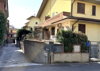 Casa all\'aperto - Four-room apartment via Carducci
 
40, Cura Carpignano - photo 2