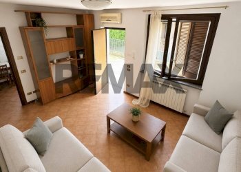 Soggiorno - Four-room apartment via Carducci
 
40, Cura Carpignano - photo 6