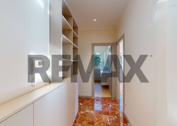 Hall / corridoio - Bilocale sebenico
 
2, Rho - foto 1