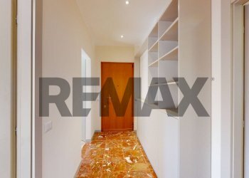 Hall / corridoio - Bilocale sebenico
 
2, Rho - foto 17