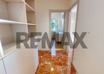 Hall / corridoio - Bilocale sebenico
 
2, Rho - foto 23