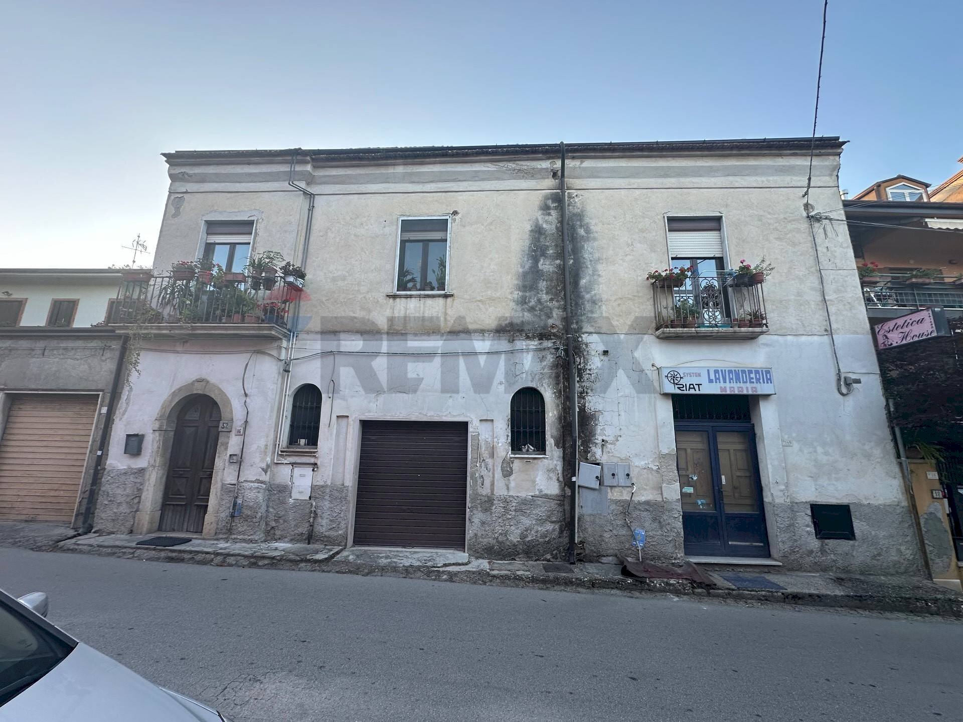Edificio all\'aperto - Casa semi indipendente via A. Zamparelli
16, San Leucio del Sannio - foto 2