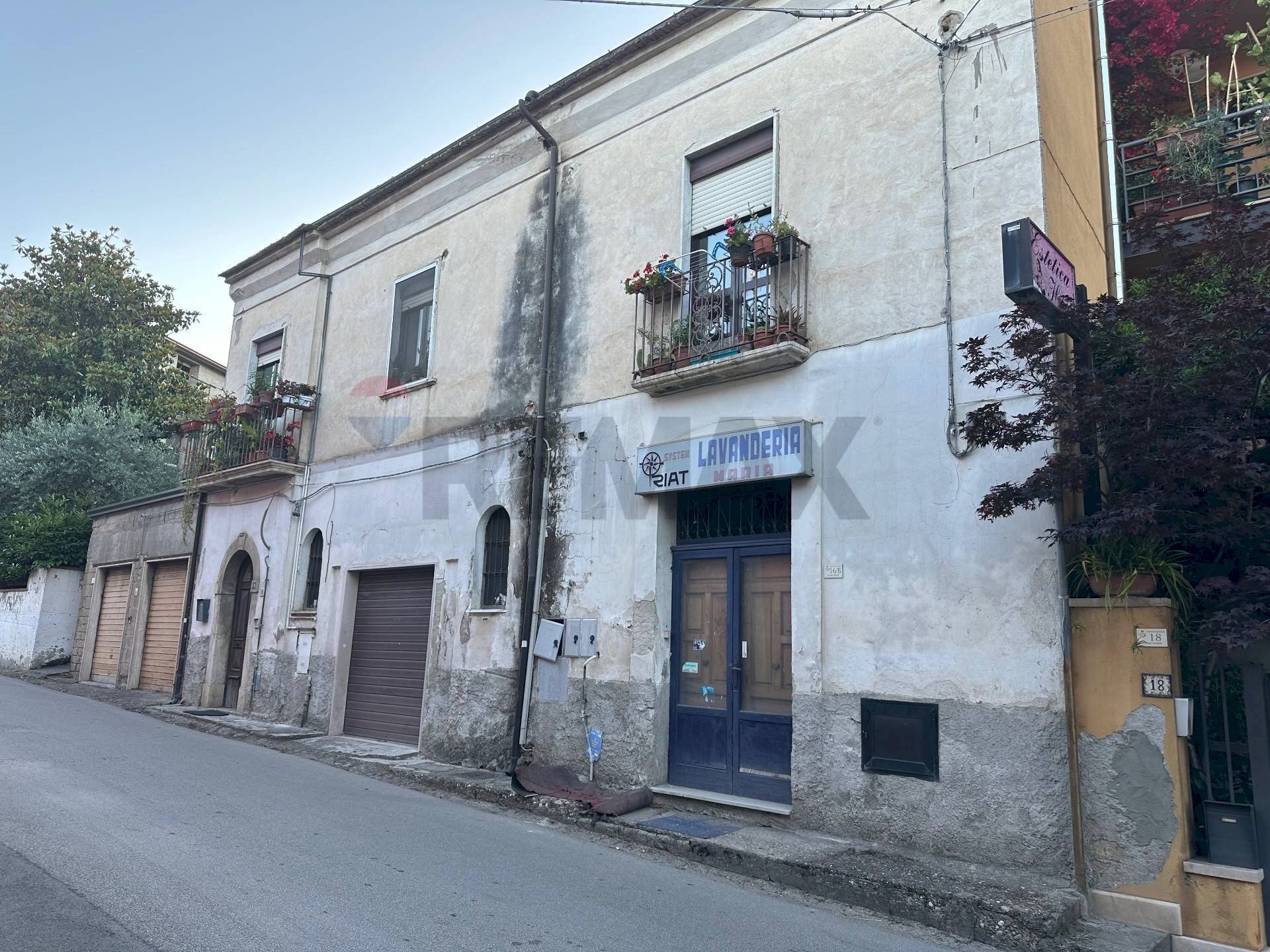 Edificio all\'aperto - Casa semi indipendente via A. Zamparelli
16, San Leucio del Sannio - foto 3