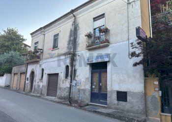 Edificio all\'aperto - Casa semi indipendente via A. Zamparelli
 
16, San Leucio del Sannio - foto 3