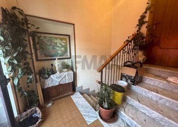 Scale - Casa semi indipendente via A. Zamparelli
 
16, San Leucio del Sannio - foto 7