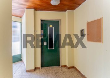 Hall / corridoio - Three-room apartment VIA GARIBALDI
 
8, Tradate - photo 24