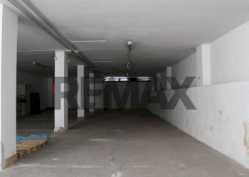 Parcheggio - Commercial Premises Via Cimitero - Traversa Privata Via Mons. Toppi
73/C, Brusciano - photo 4