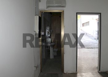 Hall / corridoio - Commercial Premises Via Cimitero - Traversa Privata Via Mons. Toppi
73/C, Brusciano - photo 16