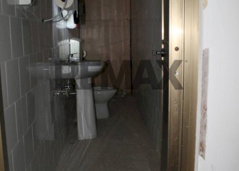 Bagno - Commercial Premises Via Cimitero - Traversa Privata Via Mons. Toppi
73/C, Brusciano - photo 17