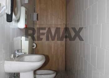 Bagno - Commercial Premises Via Cimitero - Traversa Privata Via Mons. Toppi
73/C, Brusciano - photo 18