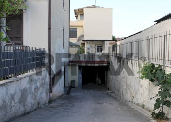 Edificio all\'aperto - Commercial Premises Via Cimitero - Traversa Privata Via Mons. Toppi
73/C, Brusciano - photo 25