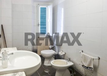 Bagno - Three-room apartment Via Roma
 
146, Montevarchi - photo 19