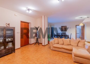 Sala da pranzo - Apartment Via Karl Marx
 
6, Piana degli Albanesi - photo 4