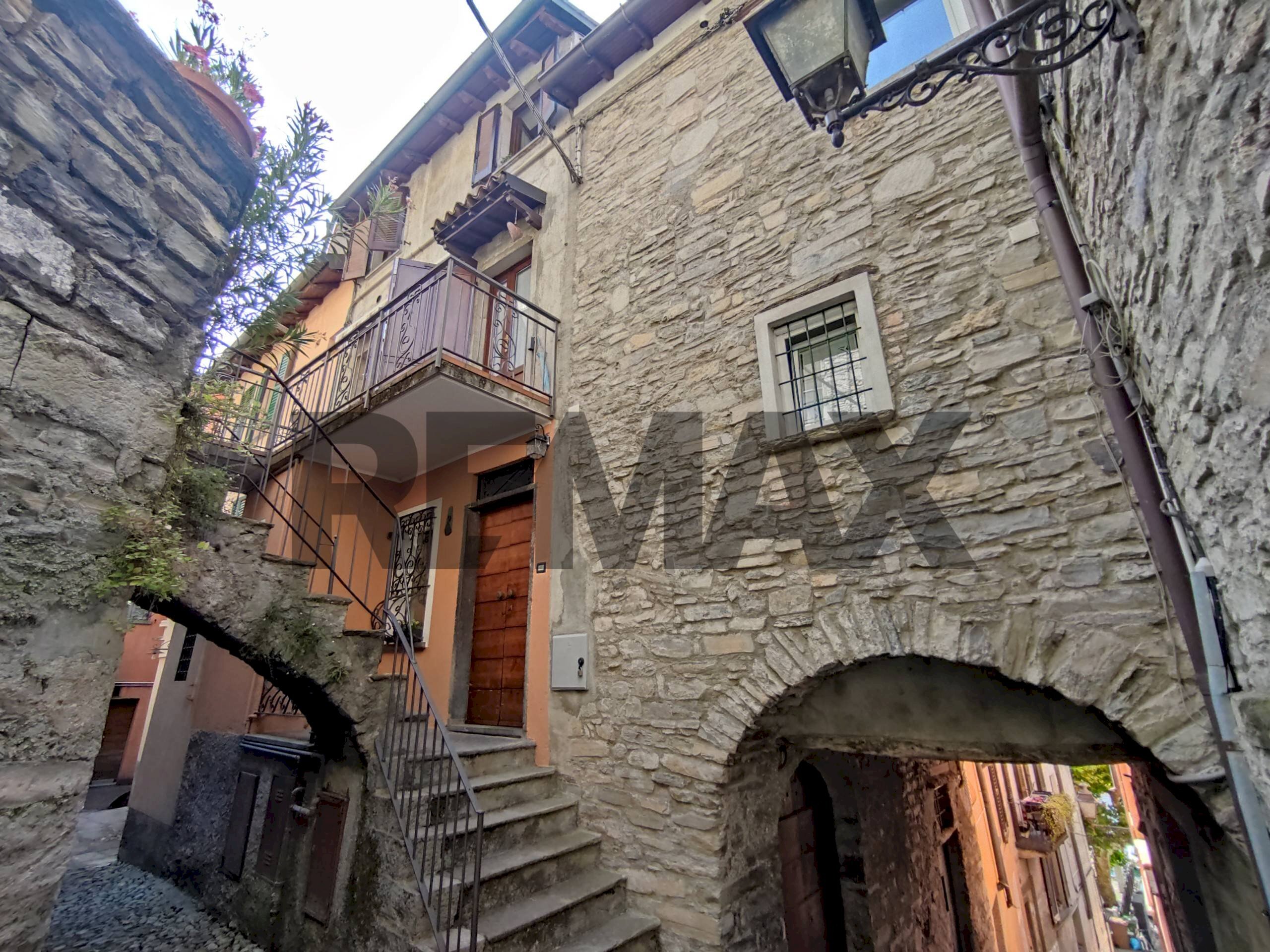 Edificio all\'aperto - Two-room apartment via regina
17, Carate Urio - photo 3