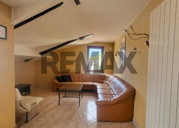 Soggiorno - Three-room apartment vicolo lealtà
 
6, Porlezza - photo 3