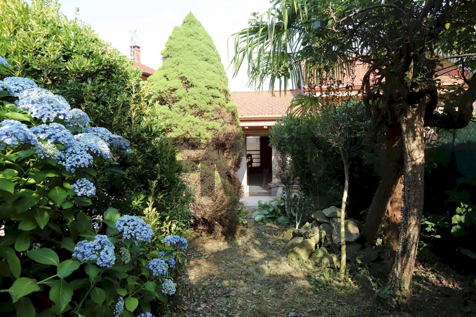 Giardino - Independent house Madonna delle crocette
 
16, Arona - photo 1