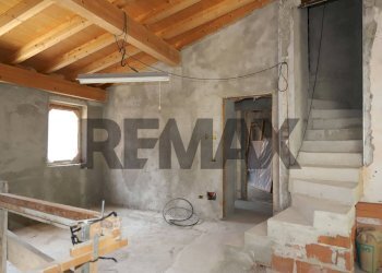 Scale - Independent house Madonna delle crocette
 
16, Arona - photo 13