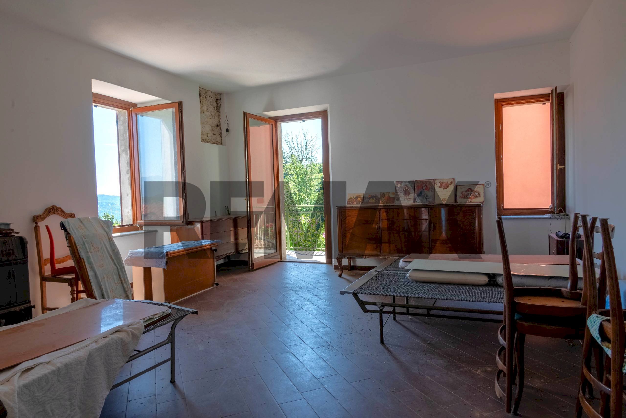 Sala da pranzo - Casa semi indipendente Via Canonico Rinaldi
 
11, Madonna del Sasso - foto 1