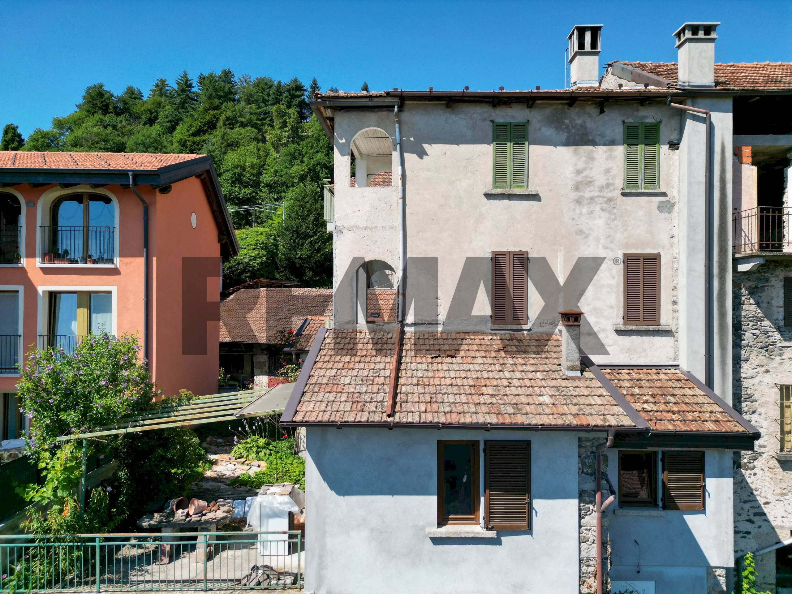 Casa all\'aperto - Casa semi indipendente Via Canonico Rinaldi
11, Madonna del Sasso - foto 2