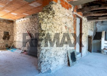 Stanza vuota - Casa semi indipendente Via Canonico Rinaldi
11, Madonna del Sasso - foto 10
