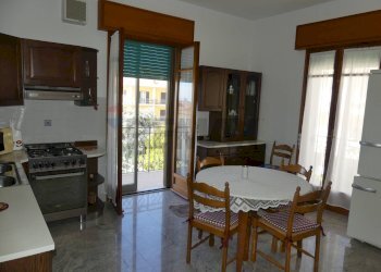 Sala da pranzo - Appartamento VIA ALCIDE DE GASPERI
 
3, Ragusa - foto 4