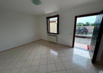 Foto 2 - Trilocale via di mezzo sud
 
1, Cascina - foto 2