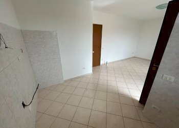 Foto 6 - Trilocale via di mezzo sud
 
1, Cascina - foto 6
