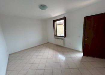 Foto 11 - Trilocale via di mezzo sud
 
1, Cascina - foto 11