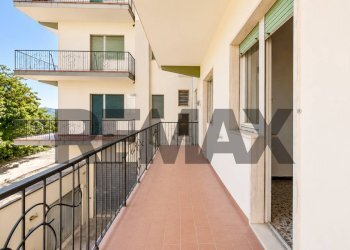 Balcone - Apartment viale giulio cesare
 
99, Larino - photo 15