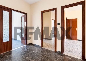 Hall / corridoio - Apartment viale giulio cesare
 
99, Larino - photo 19