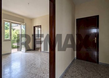 Hall / corridoio - Apartment viale giulio cesare
 
99, Larino - photo 23