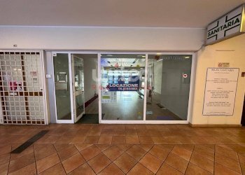 Foto 2 - Locale Commerciale Viale Prassilla
41, Roma - foto 2