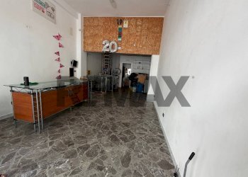 Cucina - Locale Commerciale Via Luca De Samuele Cagnazzi
43, Bari - foto 4