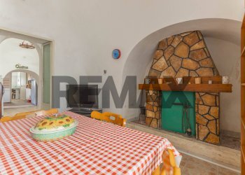 Sala da pranzo - Baita Contrada Pentimi Vetrana
 
snc, Martina Franca - foto 10