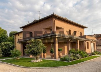 Casa all\'aperto - Casa semi indipendente STRADA TORRICELLA
 
32, Sissa Trecasali - foto 1