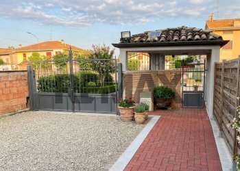 Terrazza - Casa semi indipendente STRADA TORRICELLA
 
32, Sissa Trecasali - foto 6