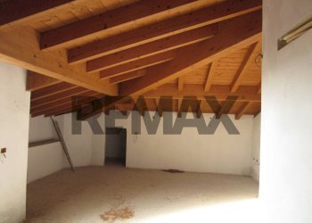 Stanza vuota - Casa semi indipendente STRADA TORRICELLA
 
32, Sissa Trecasali - foto 8