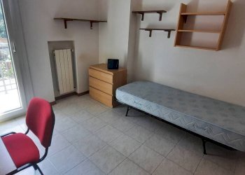 Camera da letto - Four-room apartment via Franco Bolognese, 4, Bologna (neighborhood Bolognina) - photo 9