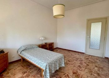 Camera da letto - Trilocale via Domenico Folis, 19, Pino Torinese - foto 15