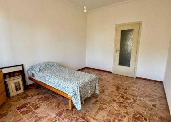 Camera da letto - Trilocale via Domenico Folis, 19, Pino Torinese - foto 17