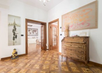 Ingresso - Appartamento via Felice Gazzolo, 2, Genova (zona Nervi) - foto 3
