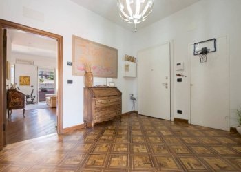 Ingresso - Appartamento via Felice Gazzolo, 2, Genova (zona Nervi) - foto 4